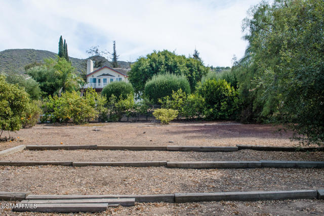 2219 Mapleleaf Avenue, Newbury Park CA: https://media.crmls.org/mediaz/467bbbea-523c-44c3-af22-a7de350040c8.jpg