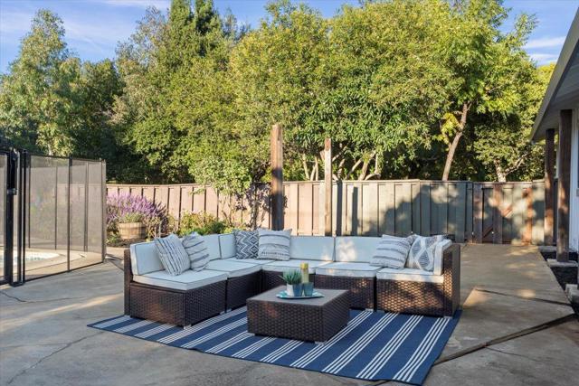 12272 Windsor Court, Los Altos Hills CA: https://media.crmls.org/mediaz/467bd5d9-464d-4b0b-b303-ad4005e6117e.jpg