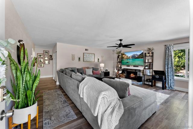 1650 Point Mugu Court, Chula Vista CA: https://media.crmls.org/mediaz/467c0935-dc72-4cc0-843e-ede8c2acb156.jpg