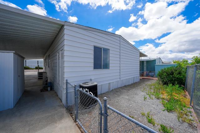 1212 H Street, Ramona CA: https://media.crmls.org/mediaz/467c4533-f30a-402b-ade9-f2b72909401c.jpg