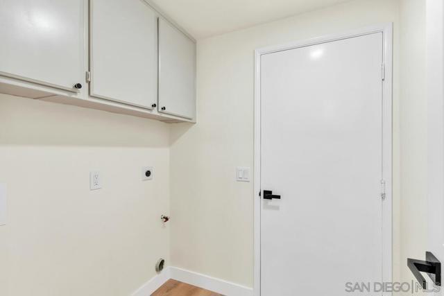 12035 World Trade Dr, San Diego CA: https://media.crmls.org/mediaz/467c69e3-bedc-4d5d-b658-ab11dff8d489.jpg