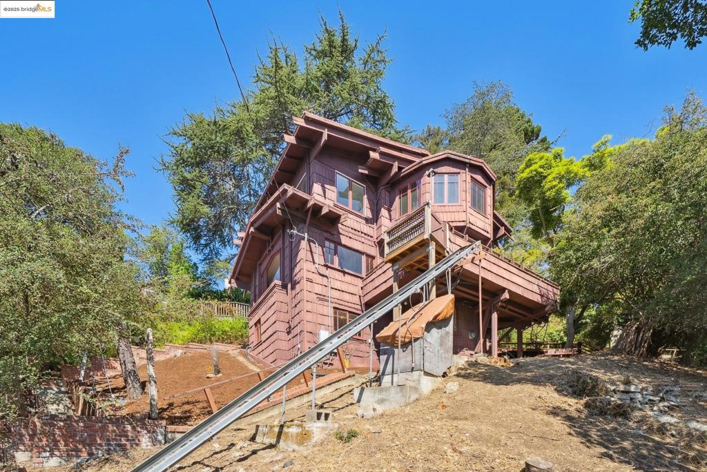 951 Cragmont Ave