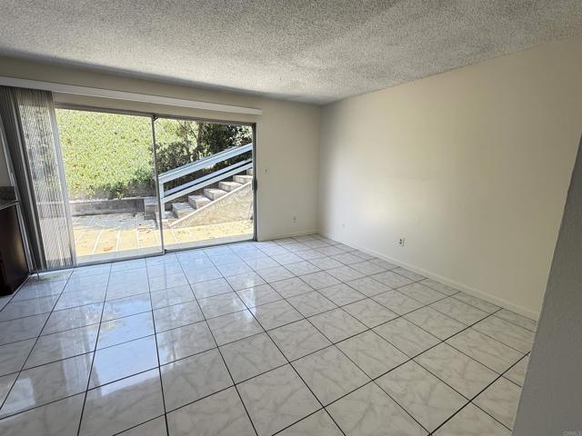 Detail Gallery Image 7 of 37 For 3570 Tony Dr, San Diego,  CA 92122 - 4 Beds | 2/1 Baths