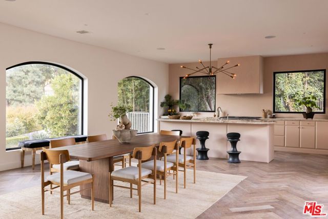 3546 Weslin Avenue, Sherman Oaks CA: https://media.crmls.org/mediaz/467d7127-b0a6-462b-ae5e-592923378102.jpg