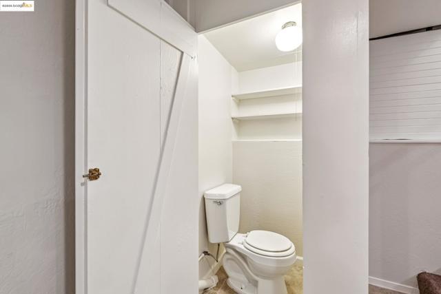 2714 Ave, Berkeley CA: https://media.crmls.org/mediaz/467d8b14-3b61-403a-9311-95d9445d70af.jpg