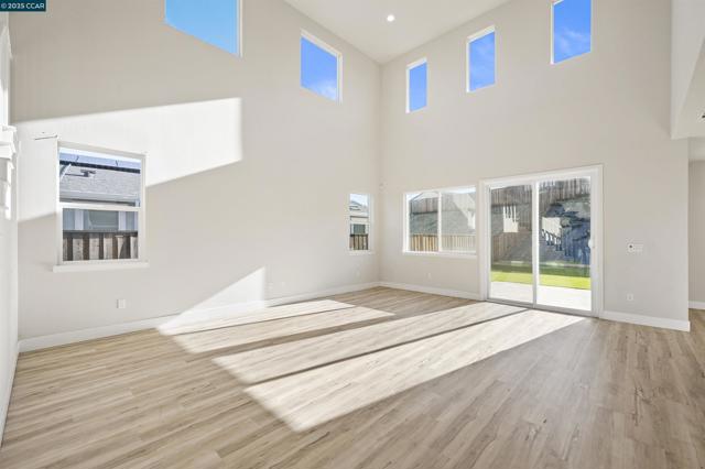 5541 Promontory Way, Antioch CA: https://media.crmls.org/mediaz/467dacaa-13d3-4e55-af6d-0147f5ecd621.jpg