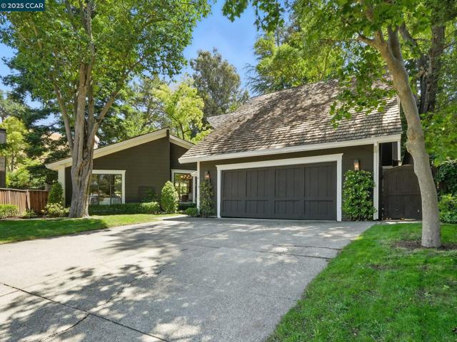 66 Ambleside Court, Danville CA: https://media.crmls.org/mediaz/467dcdac-7059-4c3f-a20d-9ae05fc2f3cf.jpg