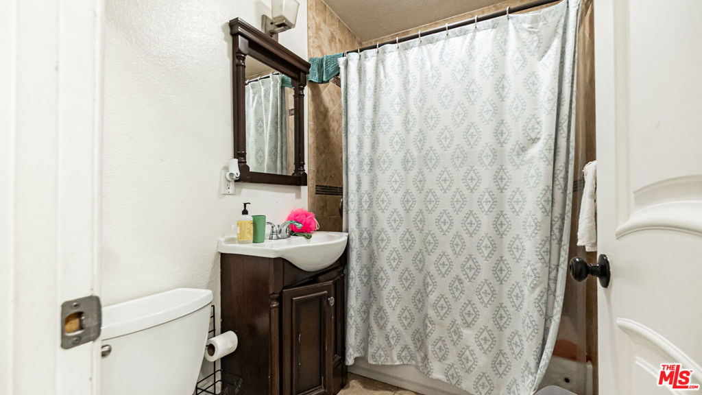 https://media.crmls.org/mediaz/467ea88d-a3fd-47dc-bb74-9ccde87b9f68.jpg?preset=X-Large