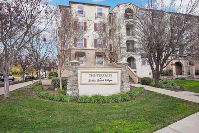 3240 Maguire Way, Dublin CA: https://media.crmls.org/mediaz/467eb570-719d-4291-a882-4ab9ae5b652a.jpg