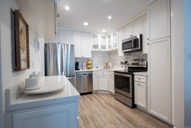 Detail Gallery Image 3 of 35 For 165 N Swall Dr #303,  Beverly Hills,  CA 90211 - 1 Beds | 1/1 Baths