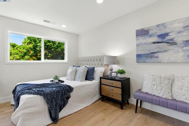 19157 Parsons Ave, Castro Valley CA: https://media.crmls.org/mediaz/467ec099-8ec2-4c95-b843-cf5238ddcf61.jpg