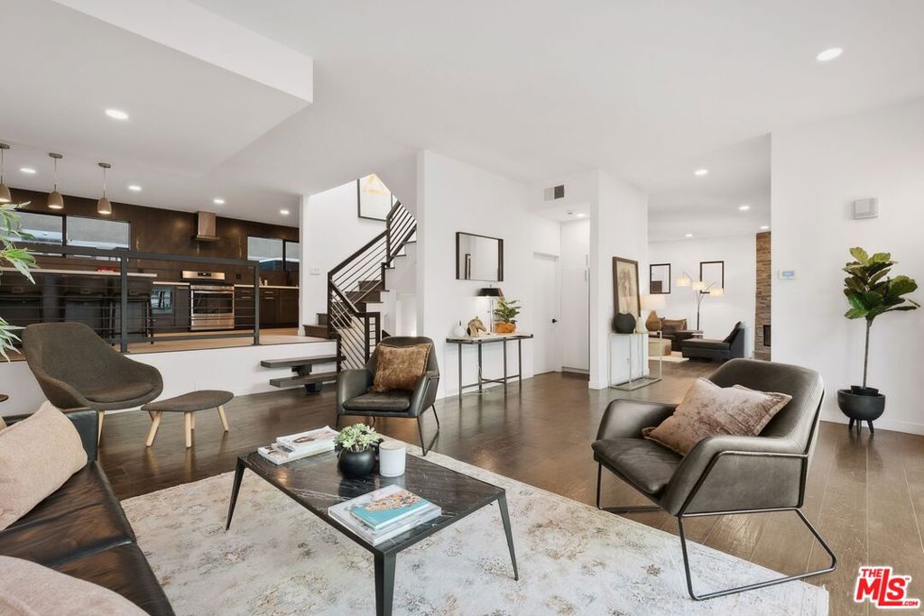 3601 Dixie Canyon Place