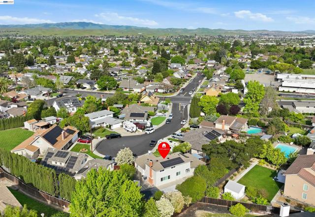 11593 Ladera Ct, Dublin CA: https://media.crmls.org/mediaz/46803607-51fd-4918-a2ae-afac859126c0.jpg