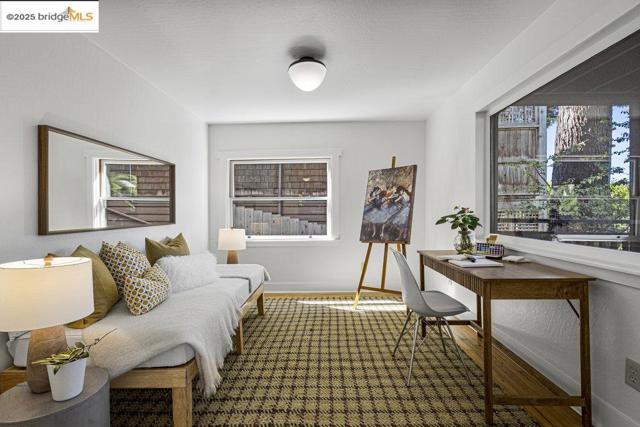1398 Scenic Ave, Berkeley CA: https://media.crmls.org/mediaz/46805cd7-3084-4f7b-b0f3-f8028cf55af5.jpg