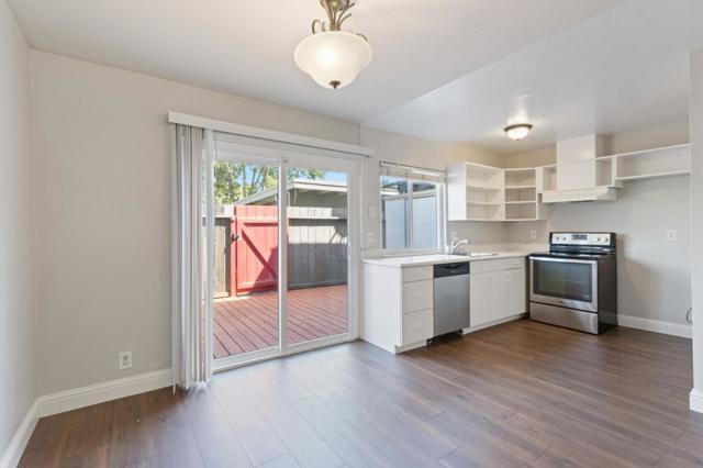 1810 Queen Victoria Way, San Jose CA: https://media.crmls.org/mediaz/46808564-27d7-4d9f-8ef1-95aed6a2f1ec.jpg