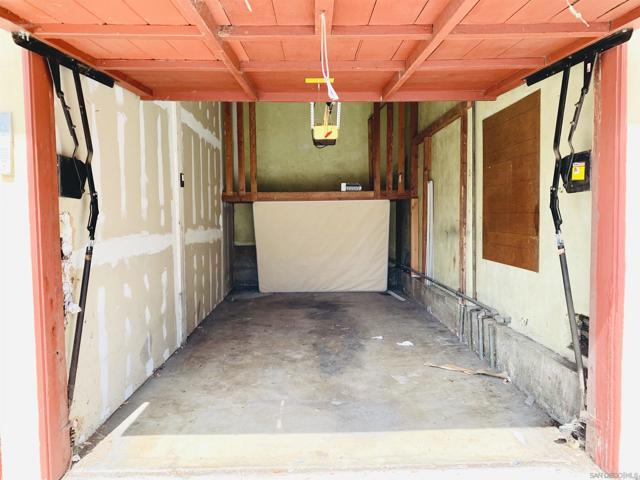 Image 14 of 18 For 1165 Felspar St.