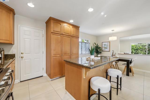 137 Cassandra Pl, San Ramon CA: https://media.crmls.org/mediaz/46816732-463e-4720-94c9-40c421ab1f6e.jpg