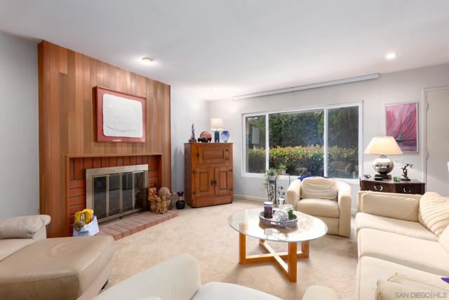 2941 Ariane Dr, San Diego CA: https://media.crmls.org/mediaz/46819f0b-8e47-42e4-a706-b9076bdf58a5.jpg