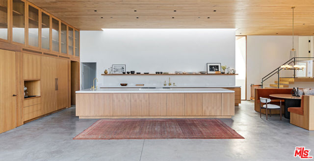 6708 Wildlife Road, Malibu CA: https://media.crmls.org/mediaz/46819fd2-e659-44f0-9c88-2a1fb85903c3.jpg