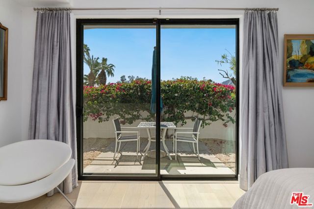 655 E Chuckwalla Road, Palm Springs CA: https://media.crmls.org/mediaz/46820029-7294-4810-af11-45bf7cbf5c89.jpg
