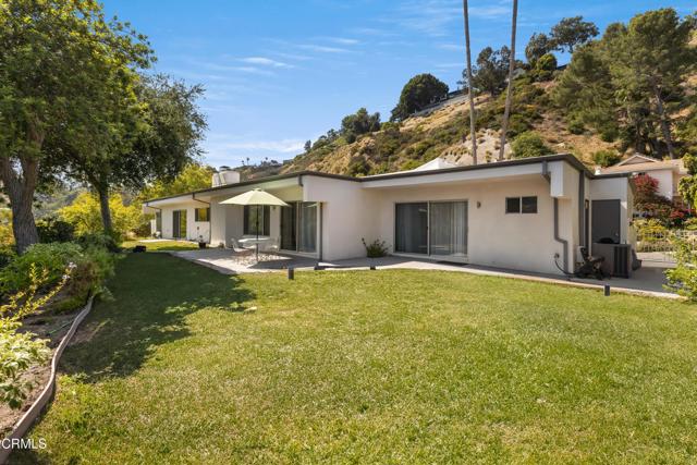2657 Zorada Drive, Los Angeles CA: https://media.crmls.org/mediaz/46822307-cfb2-4275-8ef0-e8d6f670aaf6.jpg