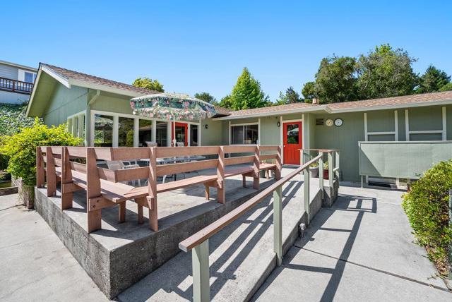 11 Del Rio Circle, Soquel CA: https://media.crmls.org/mediaz/46822538-b852-4590-bac7-9289ac20c5e4.jpg