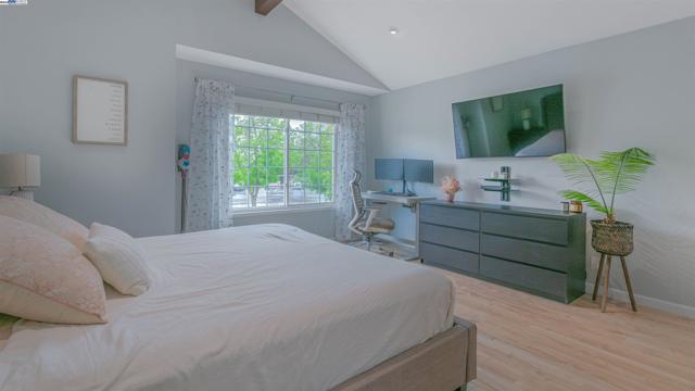 37076 Saint Edwards St, Newark CA: https://media.crmls.org/mediaz/46833fdd-aeda-4423-a179-42a1d821b9a9.jpg