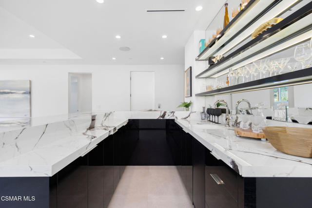 118 Giles Road, Lake Sherwood CA: https://media.crmls.org/mediaz/468352c9-1982-4da6-ab40-31185b1af9db.jpg