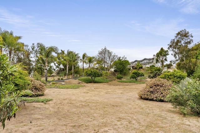 11984 Paseo Fuerte, El Cajon CA: https://media.crmls.org/mediaz/4683f8eb-08d9-4df0-8f2f-881c8737c831.jpg