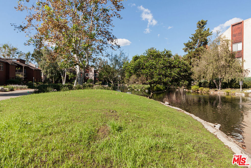 https://media.crmls.org/mediaz/468434e1-a300-480b-8359-ea6cdd4c2ded.jpg?preset=X-Large