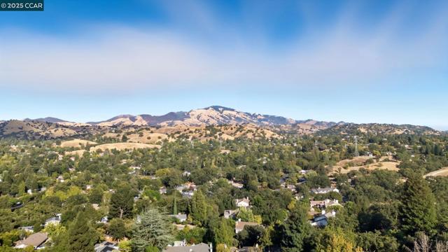 189 Rudgear Drive, Walnut Creek CA: https://media.crmls.org/mediaz/468491a8-797d-4592-ab91-b096faac7255.jpg