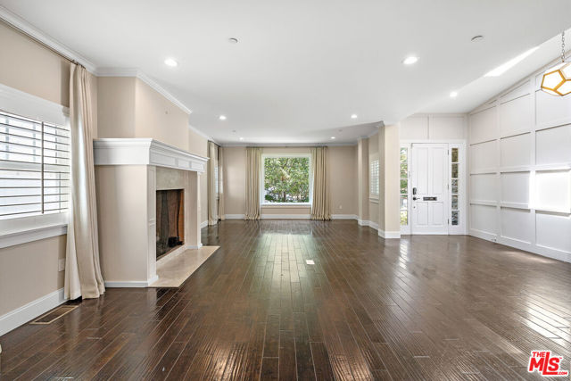 1147 Centinela Avenue, Santa Monica CA: https://media.crmls.org/mediaz/4684a6fa-d881-430d-88cb-0b4f93ed2ae1.jpg