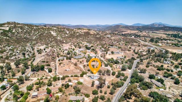 18434 Ramona View Drive, Ramona CA: https://media.crmls.org/mediaz/46857e50-fb2b-44e7-8470-30dc6bfea185.jpg