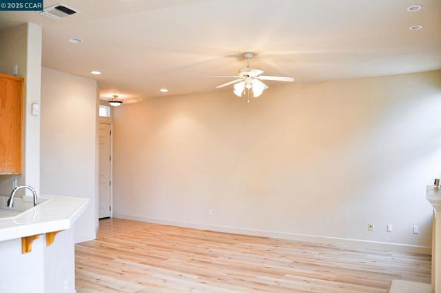 7809 Caracena Ct, Vallejo CA: https://media.crmls.org/mediaz/4685a724-570b-43cd-b93b-4331f72fed32.jpg