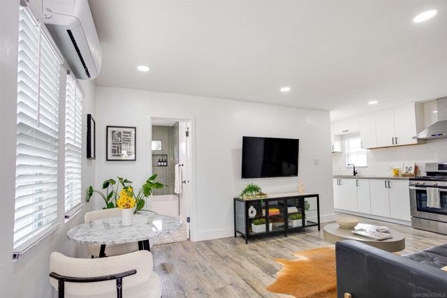 3831 Franklin Ave, San Diego CA: https://media.crmls.org/mediaz/46863bd7-9b41-459d-8f70-3f07da3be892.jpg