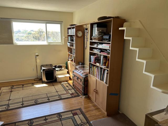 4866 Sussex Drive, San Diego CA: https://media.crmls.org/mediaz/4686a12c-8a0a-43a7-a25c-acfd1584fe1b.jpg