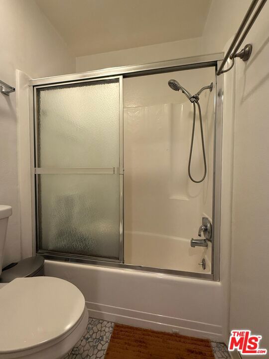 5257 Radford Avenue, Valley Village CA: https://media.crmls.org/mediaz/4686d767-f388-415c-8142-83fedfde1f67.jpg