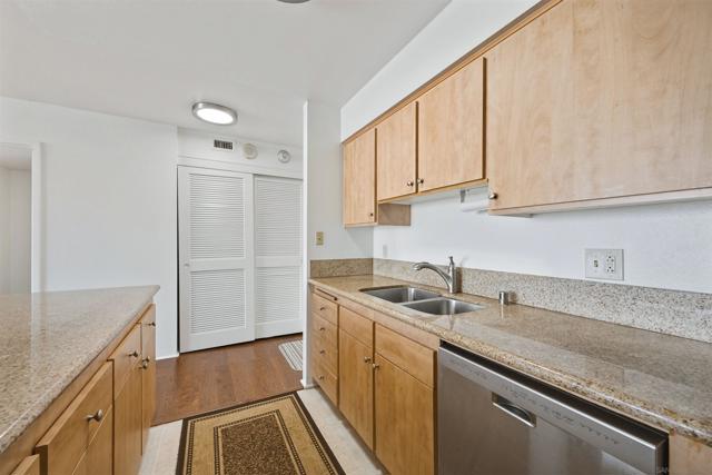 Image 13 of 41 For 1830 Avenida Del Mundo  1112