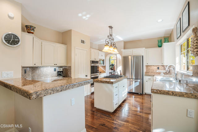 32714 Wellbrook Drive, Westlake Village CA: https://media.crmls.org/mediaz/46879063-94af-470b-ac83-b55367c3ea66.jpg