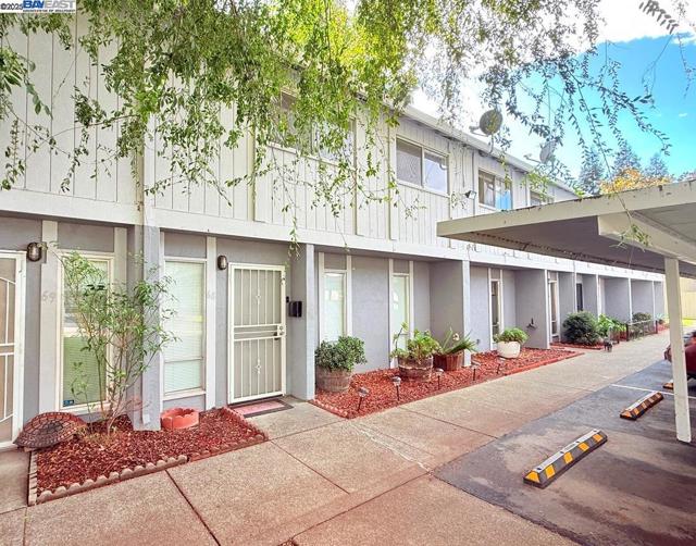 68 El Toro Ct, Fairfield CA: https://media.crmls.org/mediaz/4687bd24-b40f-44e6-a514-43b56027079a.jpg