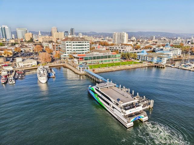 473 Sentinel Drive, Alameda CA: https://media.crmls.org/mediaz/468866bd-2fee-4709-8566-73774ca33d4c.jpg