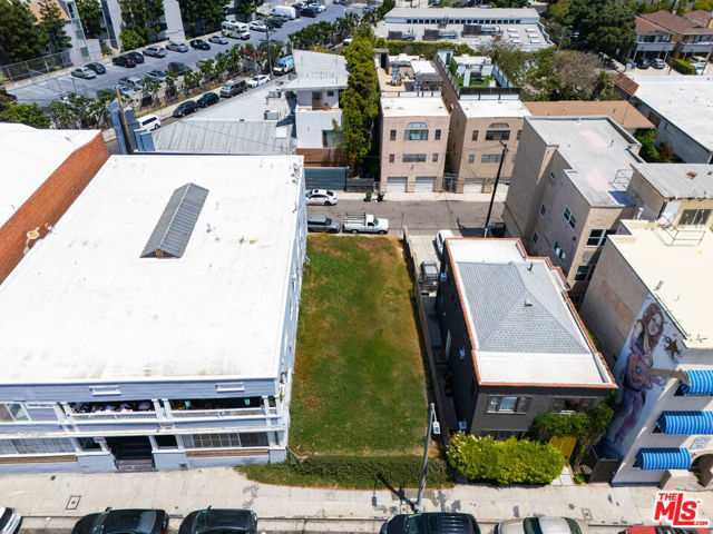 1816 Pacific Avenue, Venice CA: https://media.crmls.org/mediaz/46888013-25ff-4c15-b5b9-d5081e3c18fd.jpg