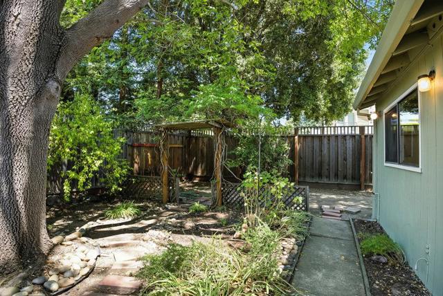 333 Stanford Avenue, Palo Alto CA: https://media.crmls.org/mediaz/46894720-b443-440d-b57a-4cb61fc8a220.jpg