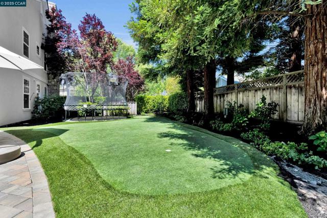 529 Justin Morgan Dr, Alamo CA: https://media.crmls.org/mediaz/4689630c-1b7f-4391-924d-3bd0609aedf2.jpg