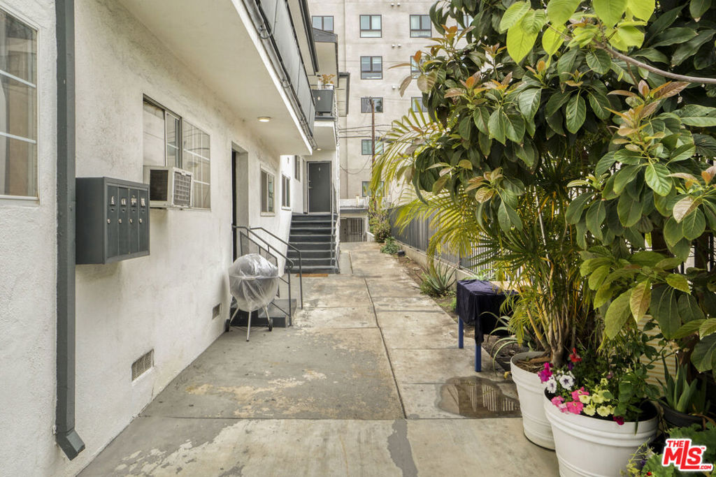 MLS #25534635 img 10