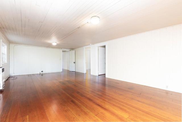 21130 E Cliff Drive, Santa Cruz CA: https://media.crmls.org/mediaz/4689aef0-ec51-4c8d-91dc-e878964f16d2.jpg