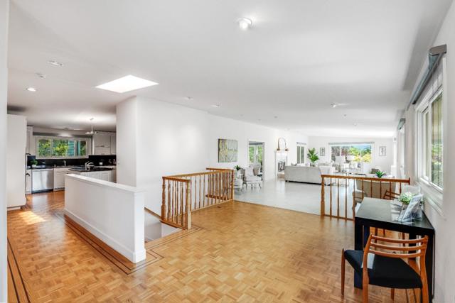 3920 Lakemead Way, Redwood City CA: https://media.crmls.org/mediaz/468a5b82-18b2-493e-a7d2-b1082c3a5958.jpg