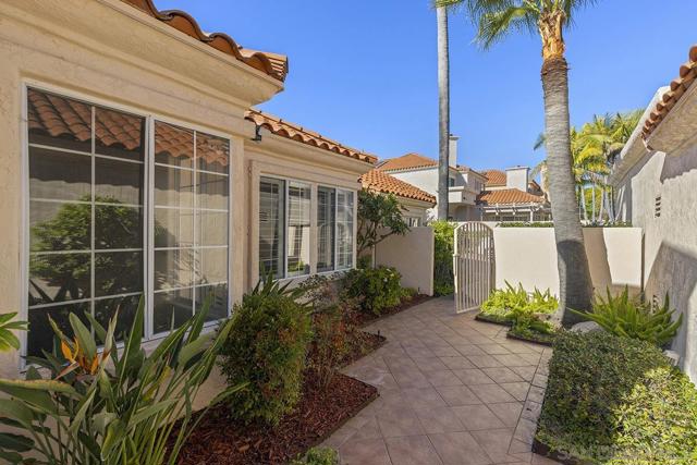 12071 Caminito Corriente, San Diego CA: https://media.crmls.org/mediaz/468ab643-2151-4cf0-a337-d8b273870fba.jpg