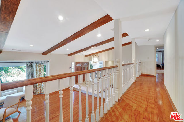 5025 Delita Place, Woodland Hills CA: https://media.crmls.org/mediaz/468ad0ca-9a89-4289-ace1-6a666b438a46.jpg
