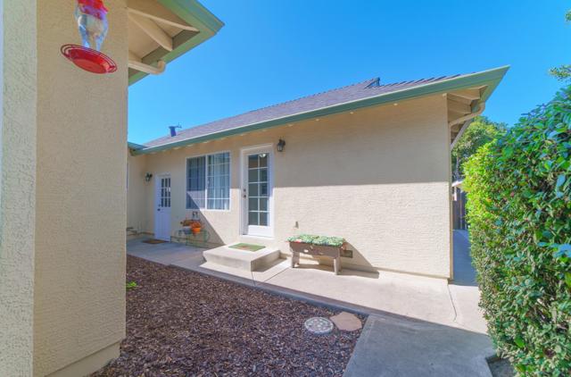 8631 Woodland Heights Court, Salinas CA: https://media.crmls.org/mediaz/468b2077-46c0-4a25-a6d7-d3d35ab540ed.jpg
